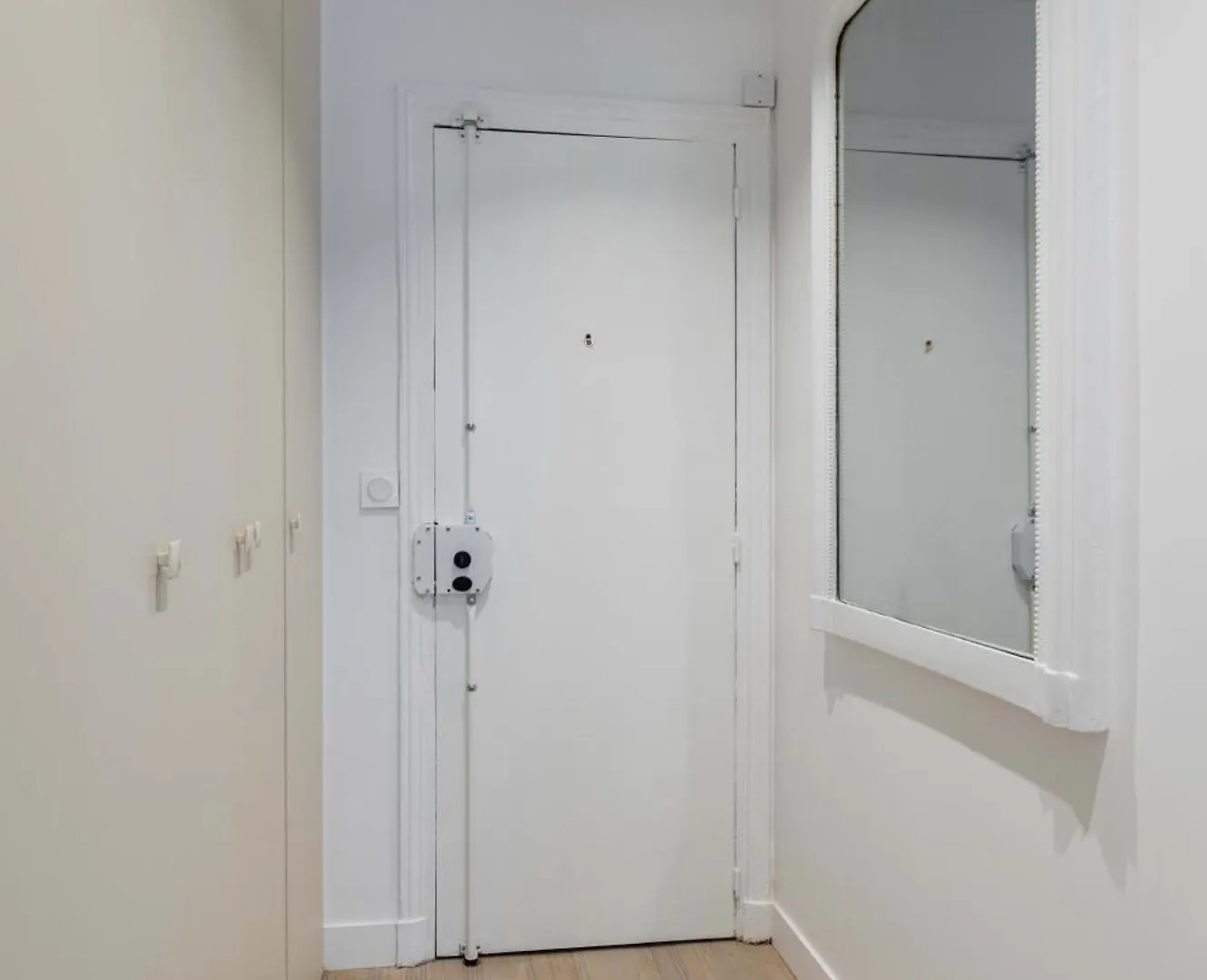 Grand Studio Refait A Neuf Paris 16 - 4P - Flat-Guest Apartment
